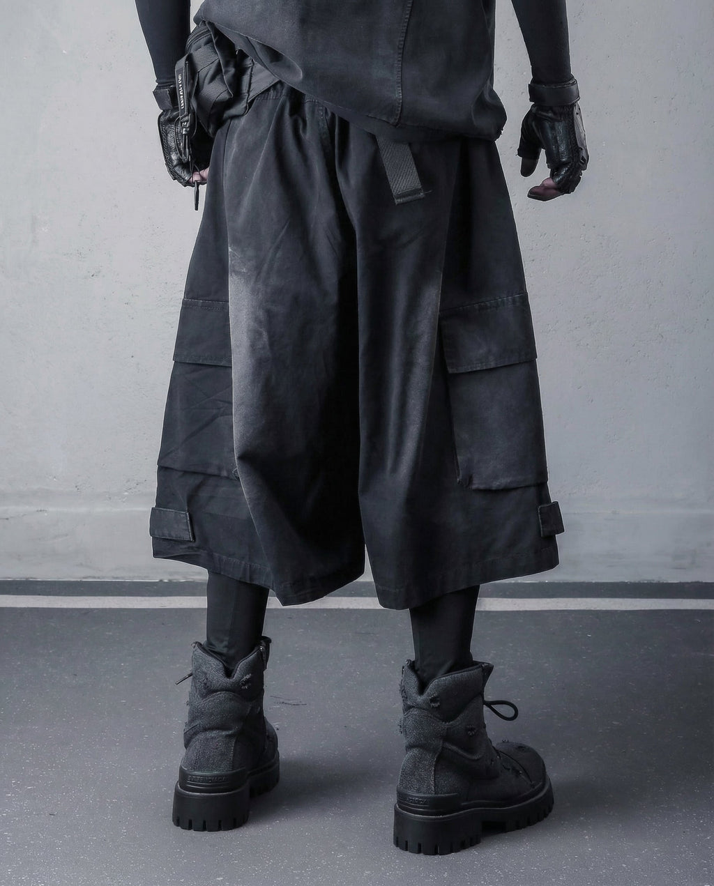 Techwear Distressed Wide-Leg Cargo Shorts