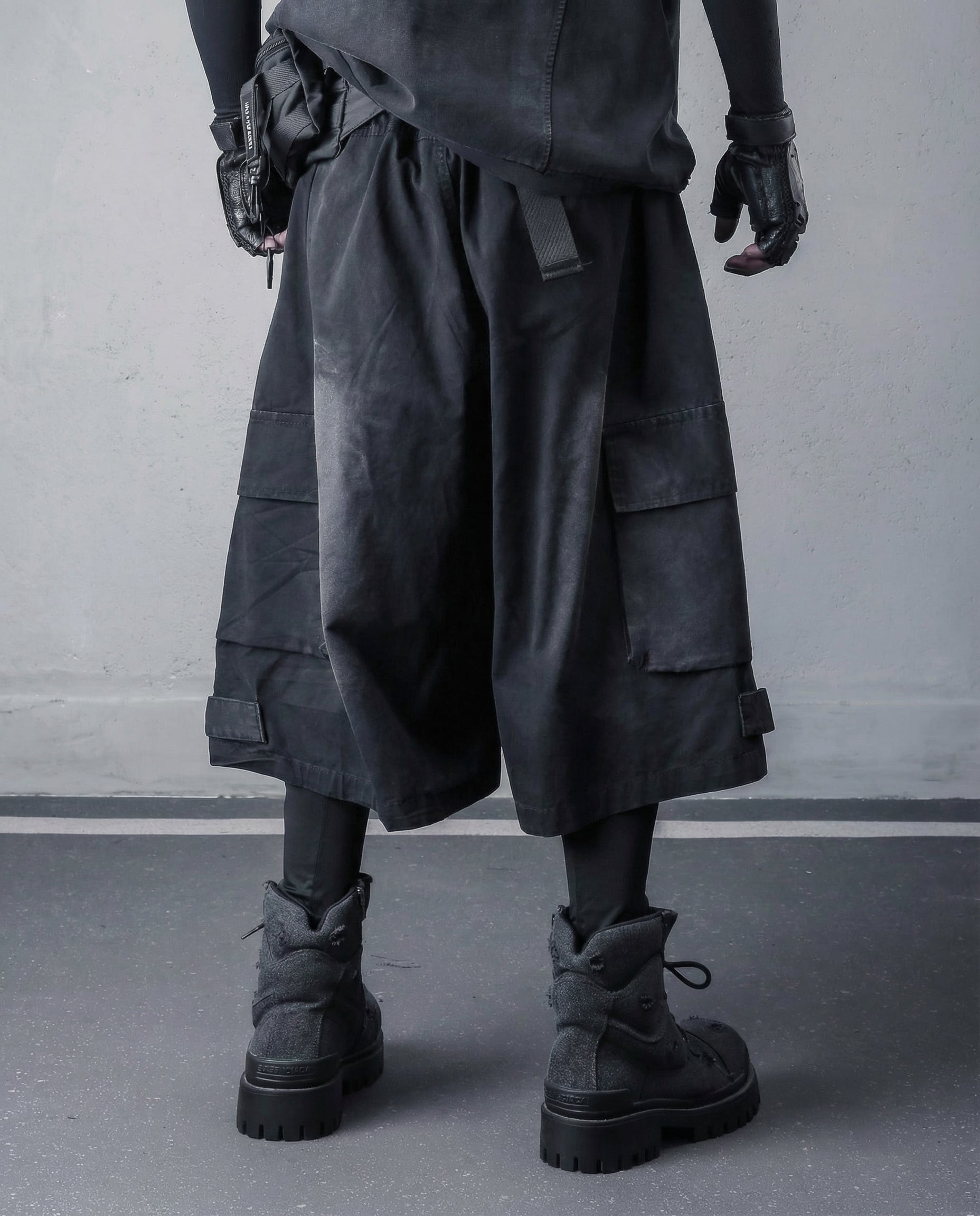 Techwear Distressed Wide-Leg Cargo Shorts