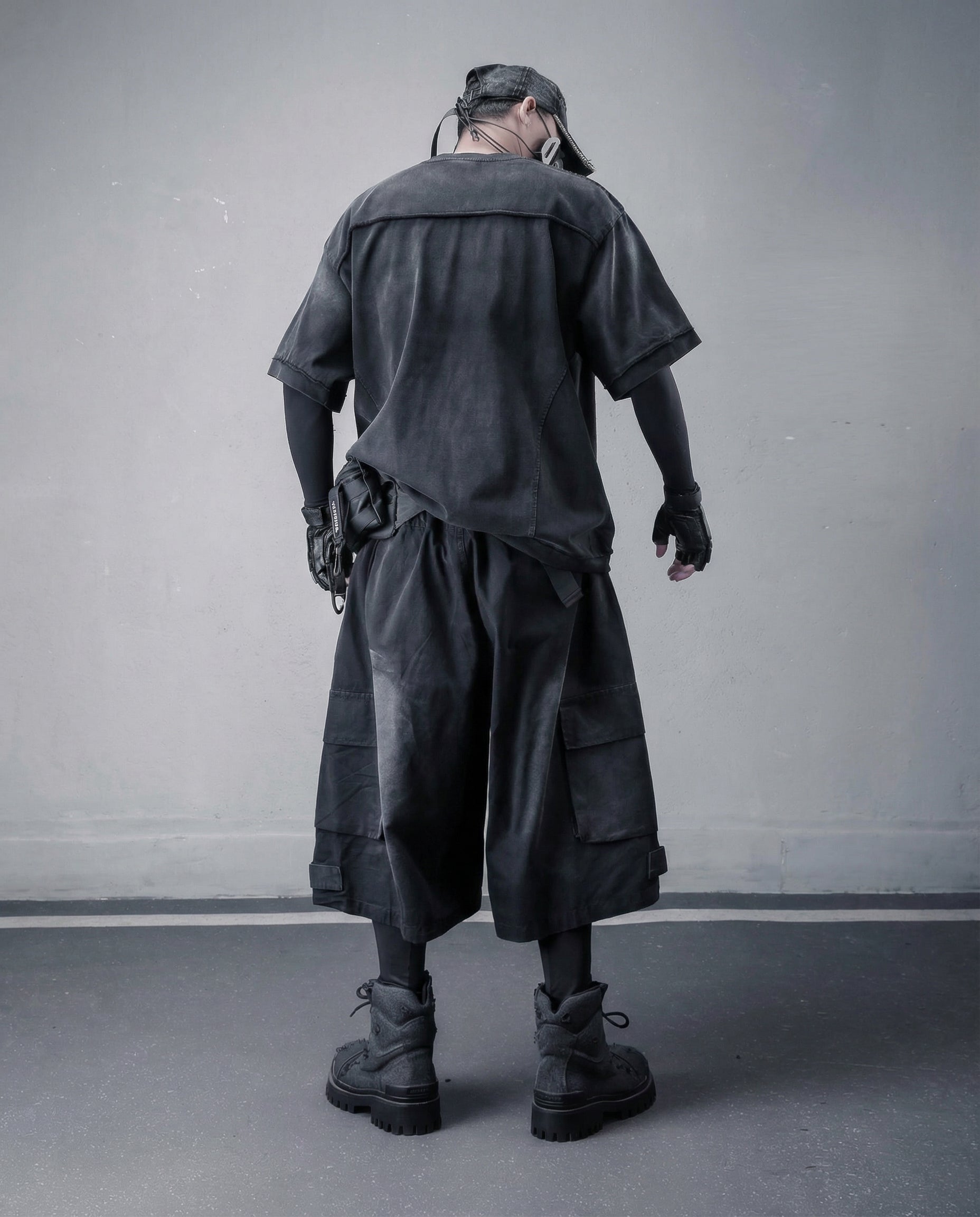 Techwear Distressed Wide-Leg Cargo Shorts
