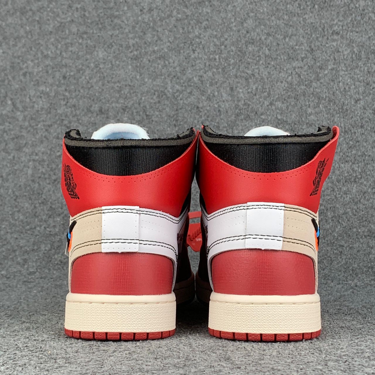 Off-White x Air Jordan 1 Retro High OG 'Chicago'