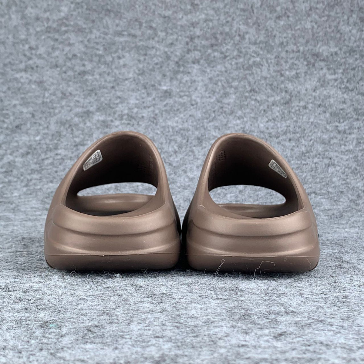 Yeezy Slides 'Soot'