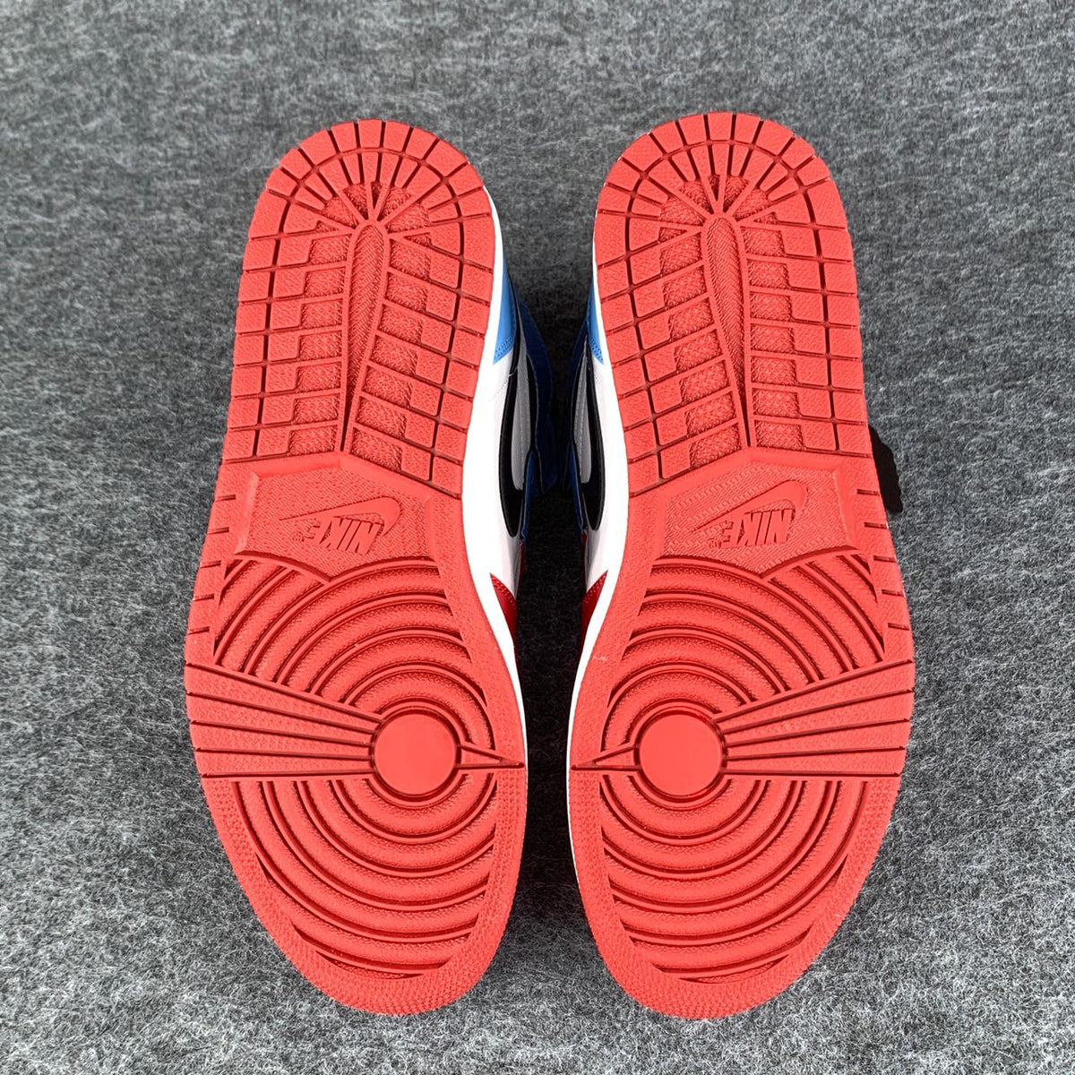 Air Jordan 1 Retro High OG 'Fearless'