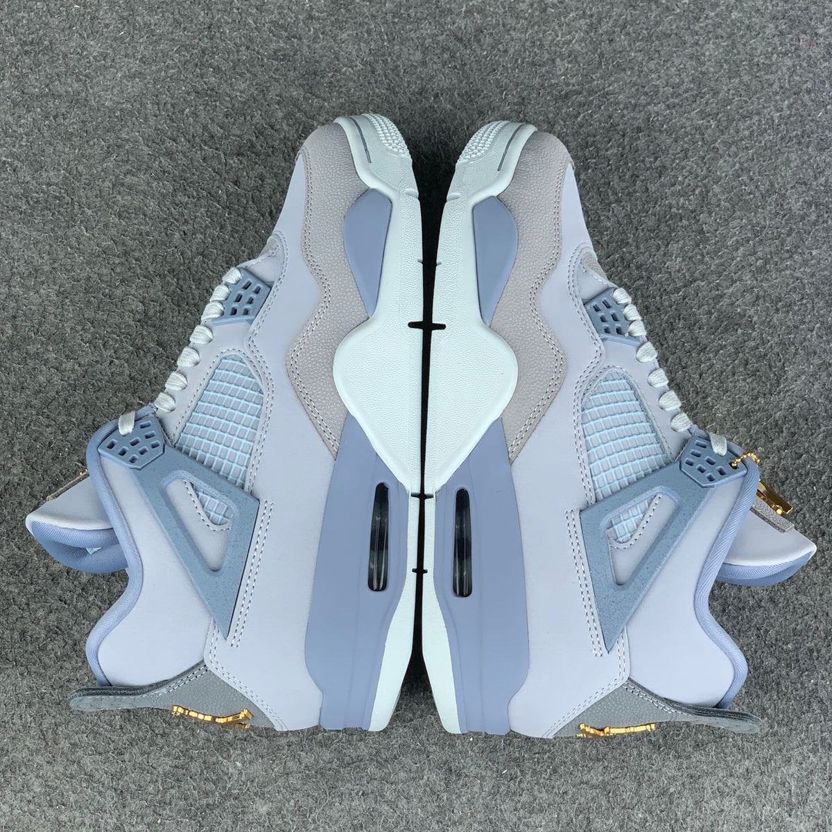 Air Jordan 4 Retro UNC Tar Heels PE (2025)