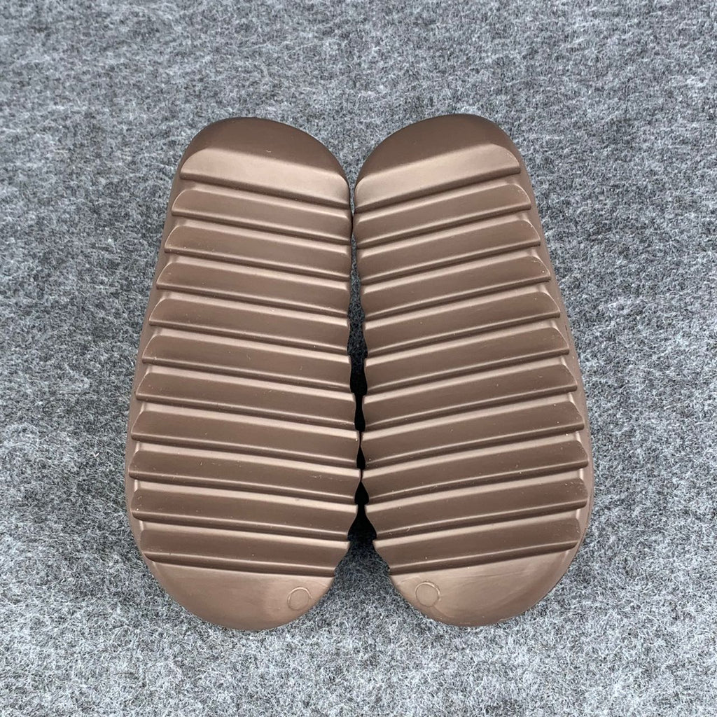 Yeezy Slides 'Soot'