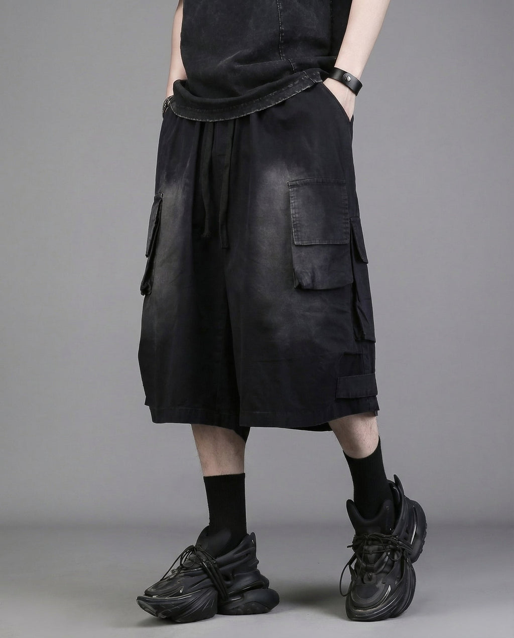 Techwear Distressed Wide-Leg Cargo Shorts